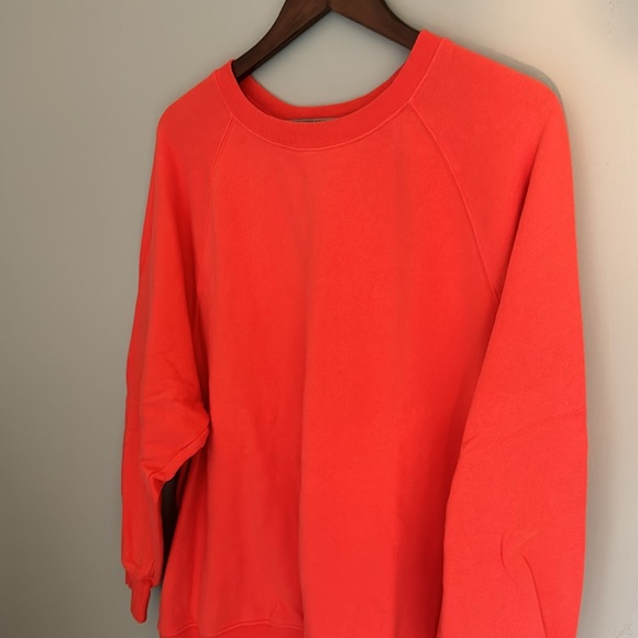 Old Navy Crewneck - Never Worn - Picture 2 of 4